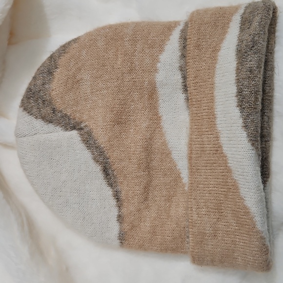 Anthropologie Accessories - Anthropologie Maeve Soft Beige Knit Sweater